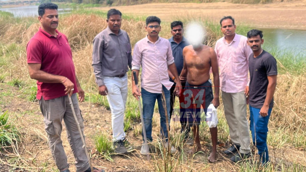 Attack on police officer in Chandrapur । चंद्रपूर पोलिसांवर पुन्हा हल्ला, शहरात कायदा-सुव्यवस्थेचा प्रश्न ऐरणीवर Attack on police officer in Chandrapur । चंद्रपूर पोलिसांवर पुन्हा हल्ला, शहरात कायदा-सुव्यवस्थेचा प्रश्न ऐरणीवर