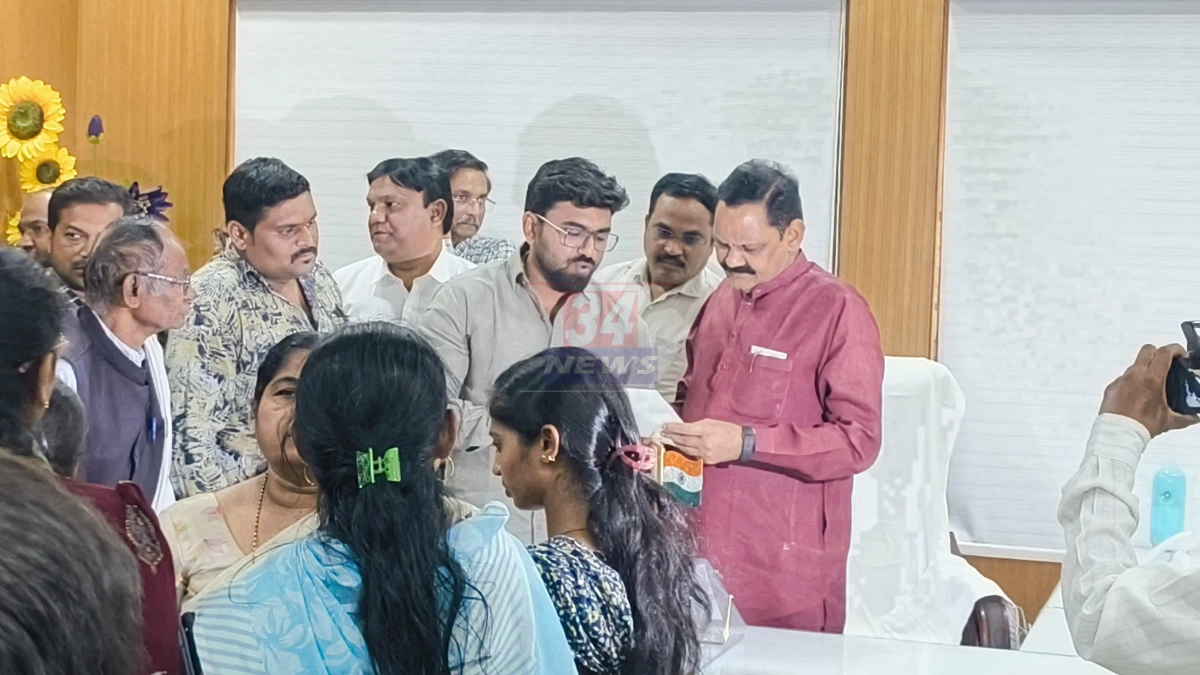 Ravikant Tembhurkar Murder । टेम्भूरकर हत्याकांड: आरोपींवर 'मकोका' लागणार? विक्रांत सहारे यांची पालकमंत्र्यांकडे मोठी मागणी! Image