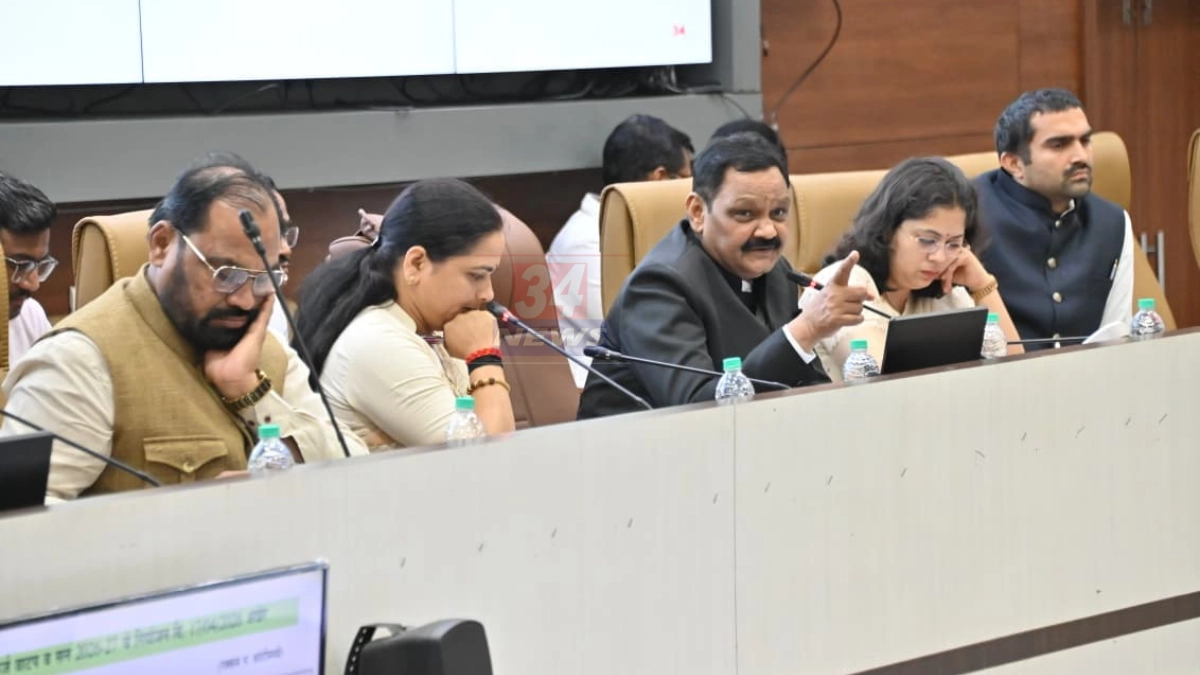 चंद्रपूर नियोजन सभागृह येथे खरीप हंगामपूर्व आढावा बैठक, पालकमंत्री डॉ. अशोक उईके, खासदार प्रतिभा धानोरकर, आमदार उपस्थित 2026