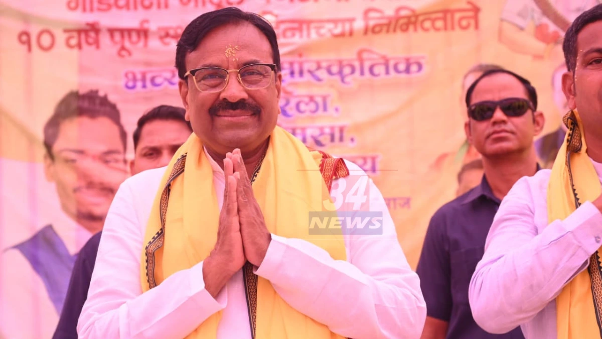 भद्रावती येथे गोंडी नृत्य स्पर्धेत आमदार सुधीर मुनगंटीवार यांनी आदिवासींसाठी रुग्णवाहिका जाहीर केली, Tribal Development Chandrapur