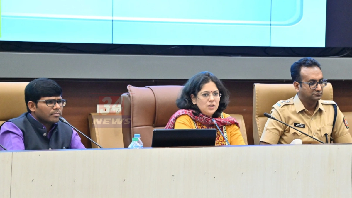 चंद्रपूर जिल्हाधिकारी कार्यालय, मतदारयादी कामात हलगर्जीपणामुळे शिक्षक निलंबित | Teacher Suspended Chandrapur मतदारयादी दुरुस्तीत टाळाटाळ: चंद्रपुरात शिक्षकाचे निलंबन