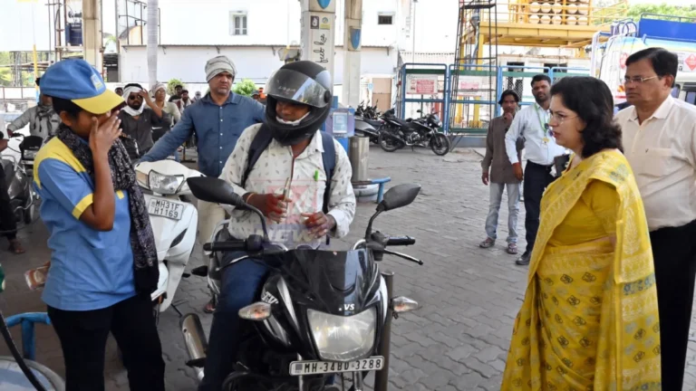 diesel supply chandrapur चंद्रपूर जिल्ह्यात पेट्रोल पंपावर इंधन पुरवठा व प्रशासनाचे आदेश दर्शविणारी प्रतीकात्मक प्रतिमा"