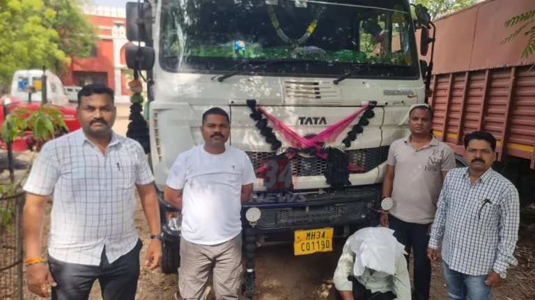 चंद्रपूरमध्ये reti taskari प्रकरणात पोलिसांनी जप्त केलेला हायवा ट्रक