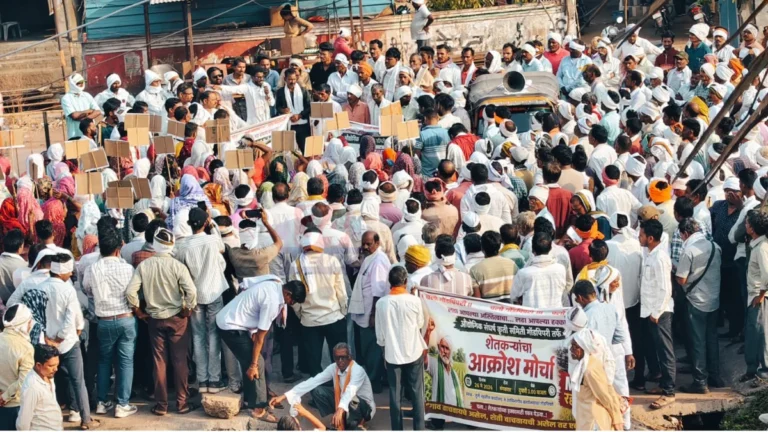 MIDC land protest विरोधात चंद्रपूरच्या गोंडपिपरीत शेतकऱ्यांनी उपविभागीय कार्यालयावर मोर्चा काढून जमीन अधिग्रहणाला विरोध दर्शविला.