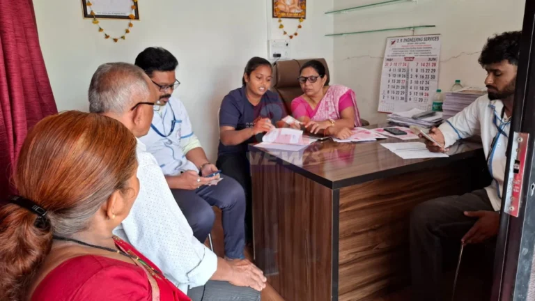 Ayushman Card Camp अंतर्गत चंद्रपूरच्या विठ्ठल मंदिर वॉर्डातील नोंदणी शिबिर