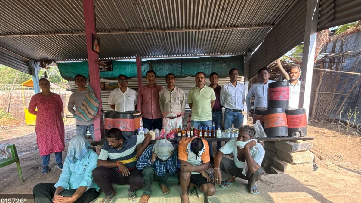 Chandrapur Excise Action अंतर्गत वरोरा येथे जप्त करण्यात आलेली दारू