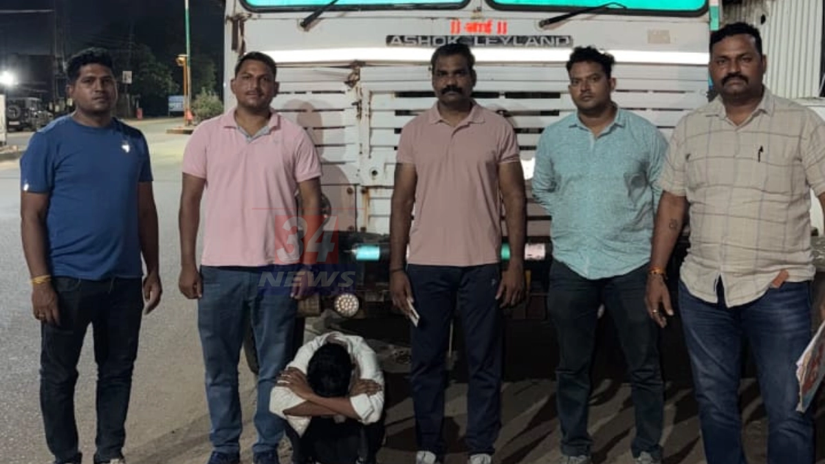Chandrapur LCB Action दरम्यान अवैध रेती वाहतूक करणारा हायवा ट्रक जप्त