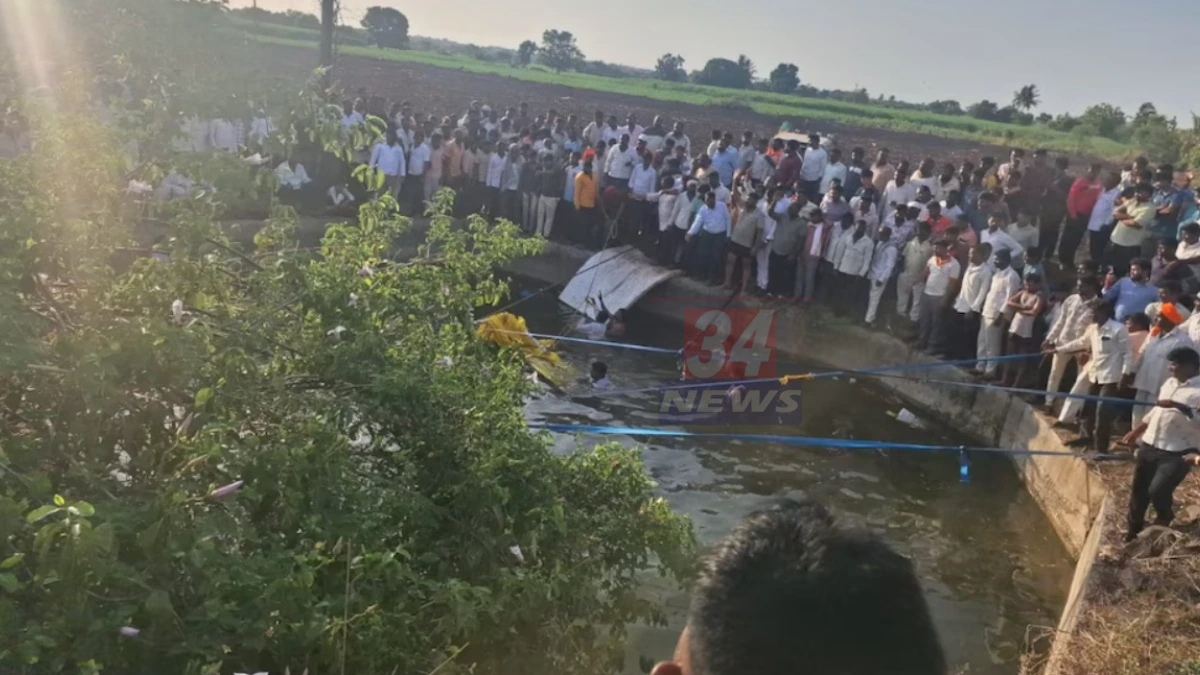 Malshiras Well Accident मध्ये तांदूळवाडी येथे विहिरीत कोसळलेला टेम्पो