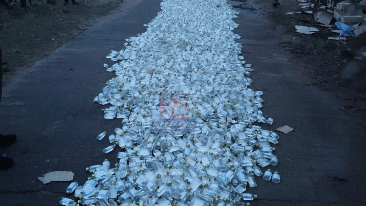 Pombhurna Liquor Destruction illegal liquor stock destroyed by police in Chandrapur