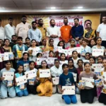 Shivshahi Essay Competition मध्ये विजेत्यांचा गौरव करताना आमदार किशोर जोरगेवार