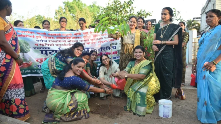 Tree Plantation Drive बाबूपेठ चंद्रपूर येथे महिलांनी केलेले वृक्षारोपण