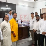 चंद्रपूरमध्ये सराईत गुन्हेगार अजय सरकारला तडीपार करण्याची भाजपची प्रशासनाकडे मागणी Ajay Sarkar Externment संदर्भात चंद्रपूरमध्ये भाजपचे निवेदन