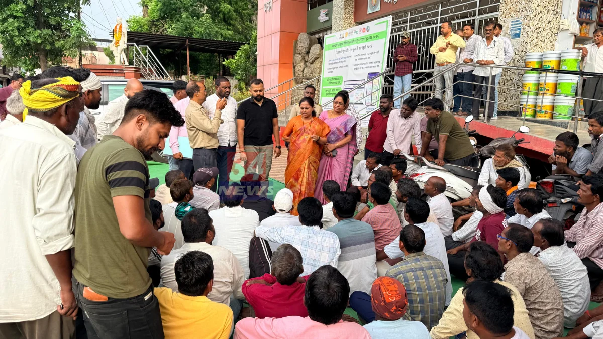 Chandrapur Sanitation Workers Protest resolved by MP Pratibha Dhanorkar meeting Corporation Commissioner