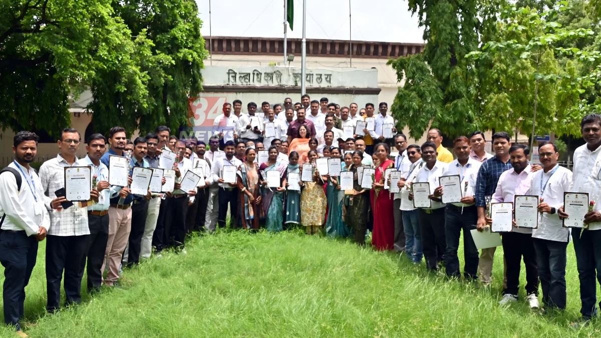 Chandrapur Voter List Update campaign by BLO officers