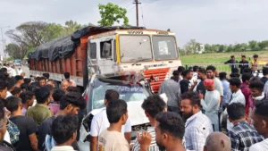 Chimur Car Accident Airbag deployed saving driver life between two trucks