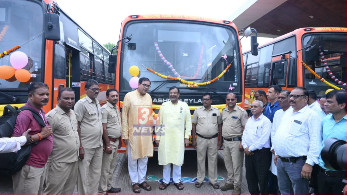 Ballarpur ST Bus Service launch by Sudhir Mungantiwar