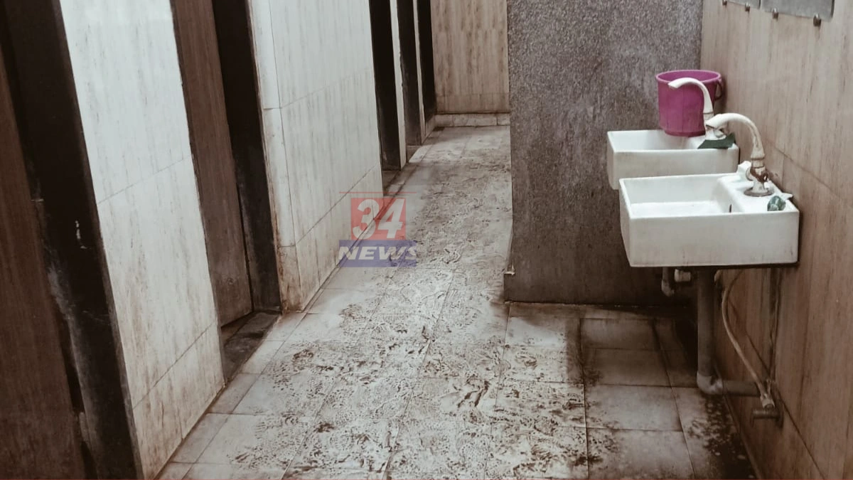 Chandrapur Bus Stand Toilet अस्वच्छता आणि दुरवस्थेमुळे प्रवाशांची गैरसोय