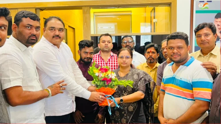 Chandrapur Municipal Workers Salary Hike Celebration with MP Pratibha Dhanorkar
