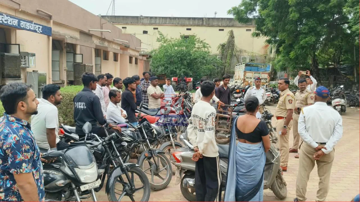 Gadchandur Police Action on Minor Drivers in Gadchandur Station