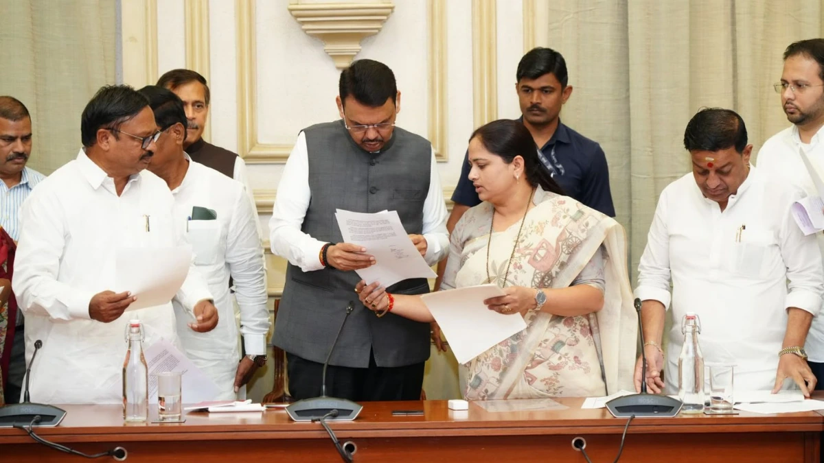 MP Development Fund Maharashtra वाढवण्यासाठी मविआ खासदारांचे मुख्यमंत्र्यांना निवेदन