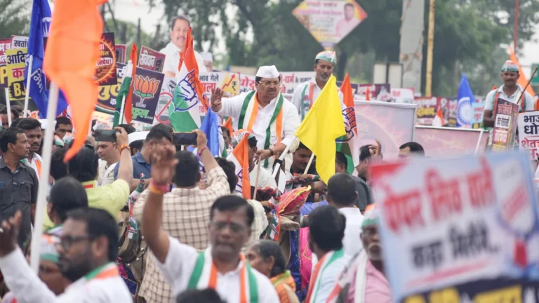 Vijay Wadettiwar Jan Aakrosh Morcha in Sindewahi Chandrapur