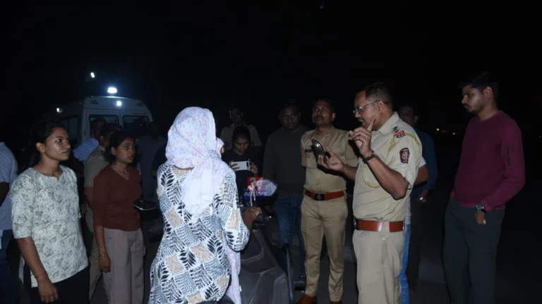 Bhadrawati Crime News police seized ganja from woman smuggler on saywan highway