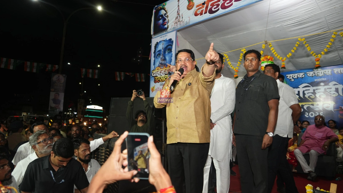 Brahmapuri Dahihandi Utsav दरम्यान मानवी मनोरे रचून हंडी फोडताना गोविंदा पथक