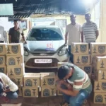 तब्बल ४,००० बाटल्यांचा साठा घेऊन निघाले होते; रस्त्यातच पोलिसांनी उधळला गेम Bramhapuri Crime News अंतर्गत पोलिसांनी जप्त केलेली अवैध दारू आणि कार
