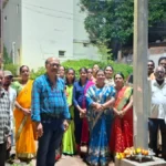 Chanda Vairagade Corporator inaugurating high mast light in Babupeth
