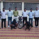 चंद्रपुरात अखेर 'कोब्रा'च्या मुसक्या आवळल्या! नागपूरच्या गुन्ह्याचा असा लागला छडा Chandrapur Bike Theft News अंतर्गत चोरीच्या मोटारसायकलसह पोलिसांच्या ताब्यात आलेले आरोपी