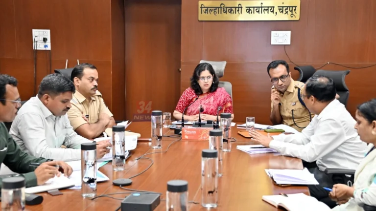 चंद्रपूर अमली पदार्थ प्रतिबंध आढावा बैठकीत जिल्हाधिकारी वसुमना पंत मार्गदर्शन करताना