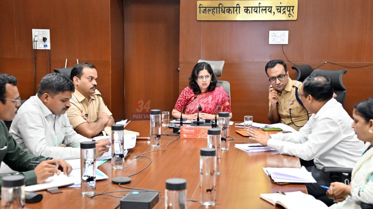 चंद्रपूर अमली पदार्थ प्रतिबंध आढावा बैठकीत जिल्हाधिकारी वसुमना पंत मार्गदर्शन करताना