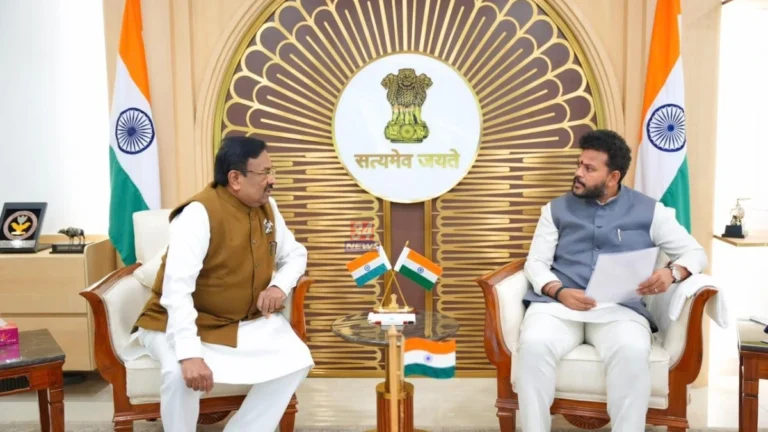 Chandrapur Morwa Airport Flight meeting Sudhir Mungantiwar with Civil Aviation Minister