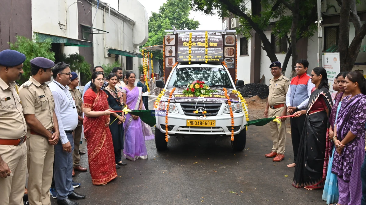 Chandrapur Sagwan Wood products mobile sales unit inauguration by Collector Vasumana Pant