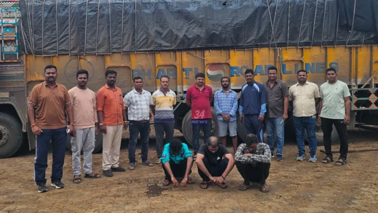 Ghugus Cattle Smuggling Case police raid on truck seizing cattle at Pipari Phata