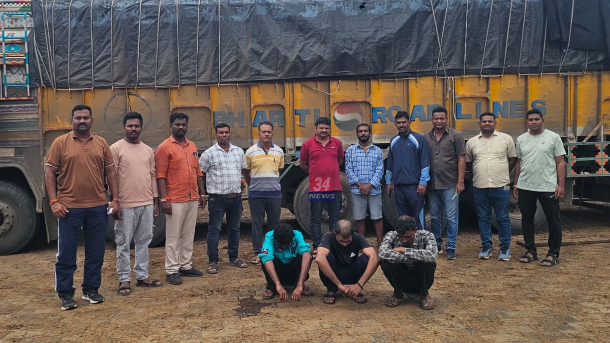 Ghugus Cattle Smuggling Case police raid on truck seizing cattle at Pipari Phata