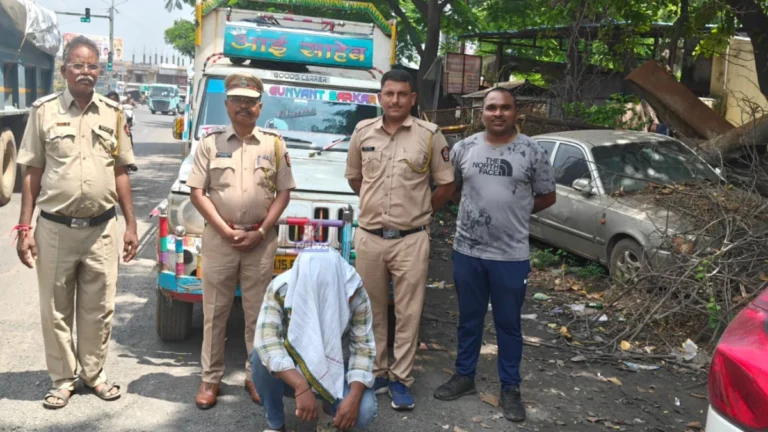 Padoli Cattle Smuggling News police seized pickup vehicle and cattle