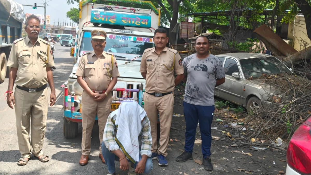 Padoli Cattle Smuggling News police seized pickup vehicle and cattle