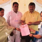 राष्ट्रवादी काँग्रेसच्या शहर महिला अध्यक्षपदी वर्षा कानडे यांची नियुक्ती; पक्षाला मिळणार नवी ऊर्जा Risod NCP Mahila President पदी नियुक्ती झाल्यानंतर पत्र स्वीकारताना सौ. वर्षा कानडे व पदाधिकारी.