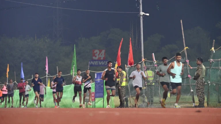 विसापूर क्रीडा संकुलात चंद्रपूर अग्निवीर सैन्य भरतीसाठी जमलेले उमेदवार