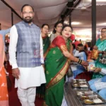 माता महाकाली महोत्सवात कन्यापूजनासाठी जमलेल्या बालिका, चंद्रपूर