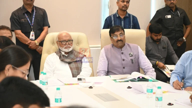 धान खरेदी अडचणी : मंत्री छगन भुजबळ यांच्या बैठकीत आमदार सुधीर मुनगंटीवार मागण्या मांडताना