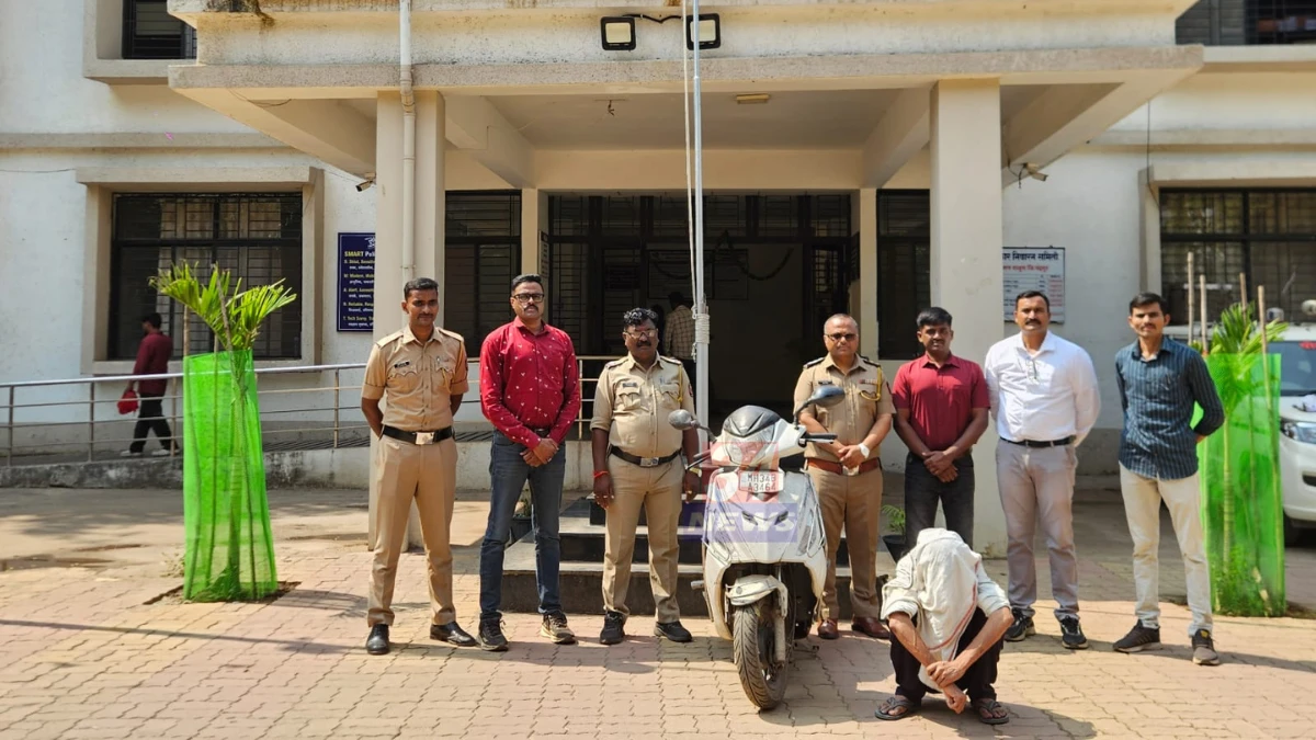 राजुरा मोपेड चोरी प्रकरणी पोलिसांनी जप्त केलेली हिरो मेस्ट्रो मोपेड
