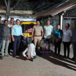 चंद्रपुरात रिक्षा चोरी, रामनगर पोलिसांनी चोराला गाठलंच रामनगर रिक्षा चोरी प्रकरणात पोलिसांनी जप्त केलेली रिक्षा