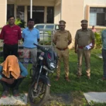 तळोधीत चोरीला गेलेली पल्सर कशी सापडली? आरोपी अटकेत तळोधी चोरीची दुचाकी जप्त करणारे तळोधी (बा) पोलीस ठाण्याचे पथक