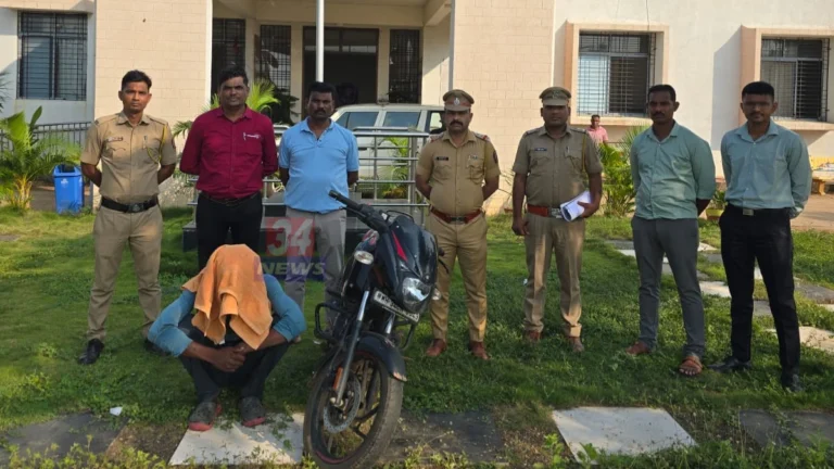 तळोधी चोरीची दुचाकी जप्त करणारे तळोधी (बा) पोलीस ठाण्याचे पथक