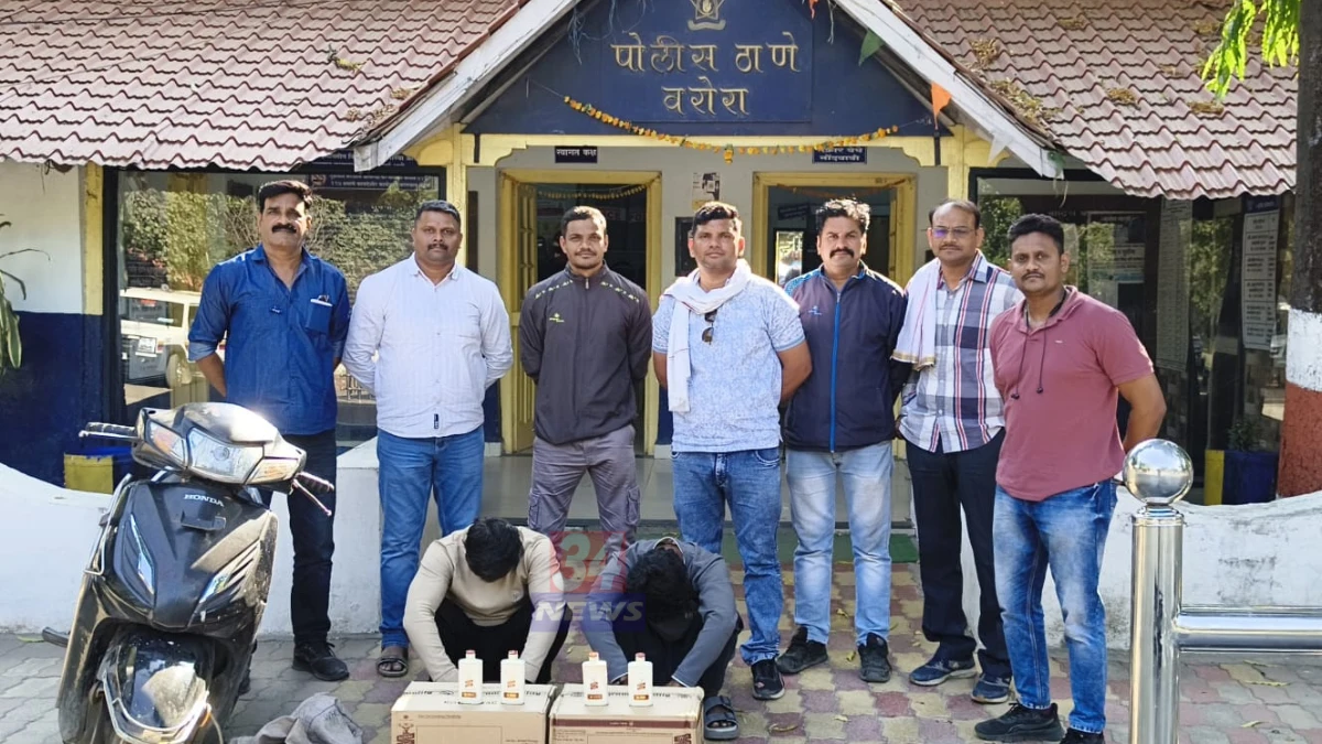 वरोरा विदेशी दारू जप्तीचे प्रातिनिधिक छायाचित्र; पोलिसांनी जप्त केलेल्या दारूच्या बाटल्या